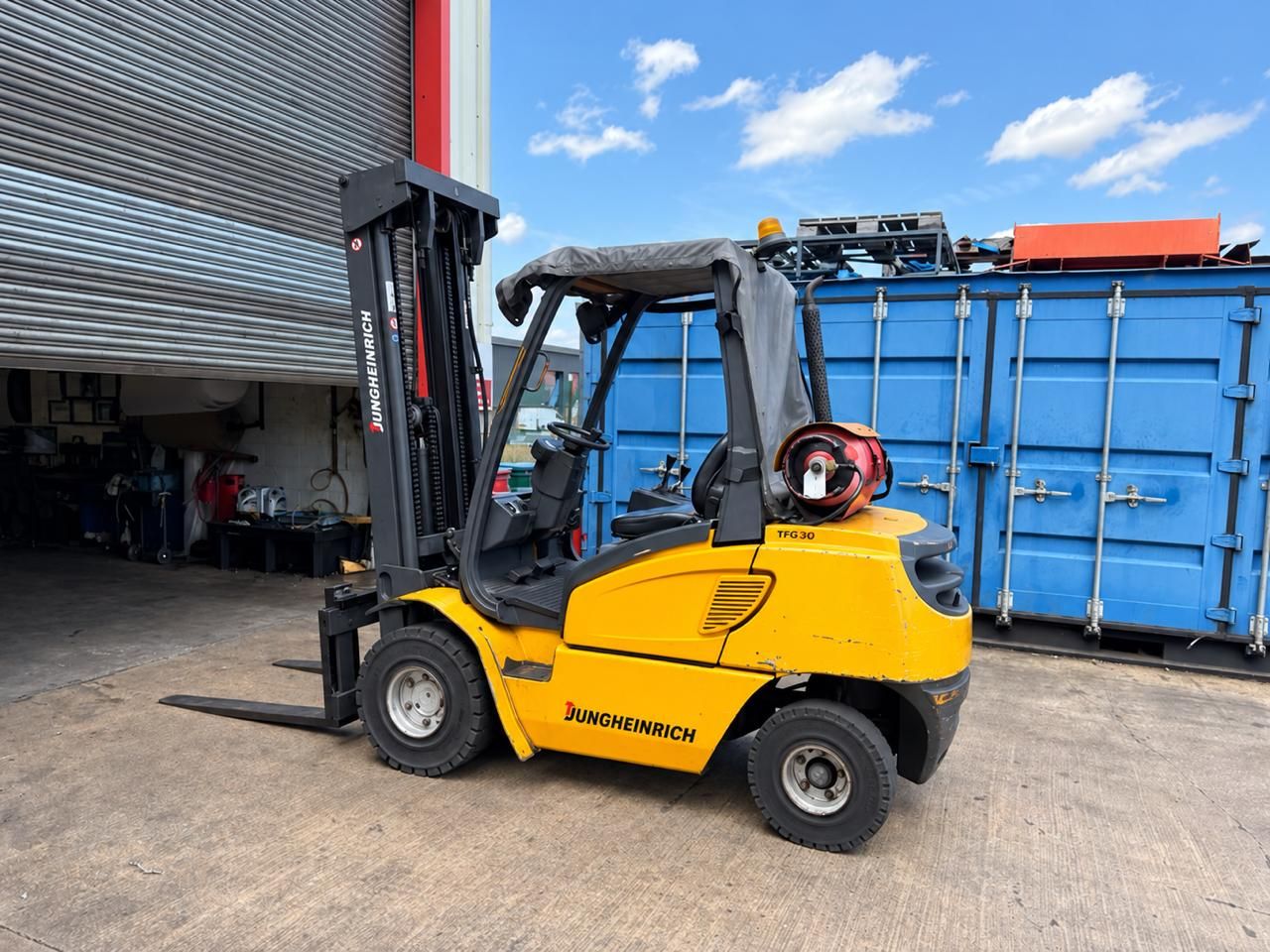 Jungheinrich forklift, Millbrook Precision Engineering, Clay Cross